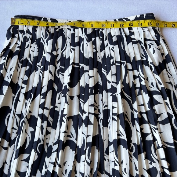J. Crew 365 Pleated Lined Midi Skirt in Shadow Floral - Picture 4 of 10
